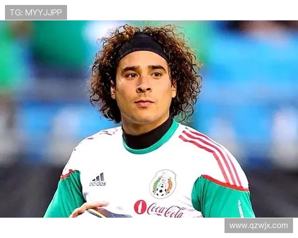 巴西世界杯上奥乔亚高接低挡一战封神的传奇时刻震撼世界足坛经典